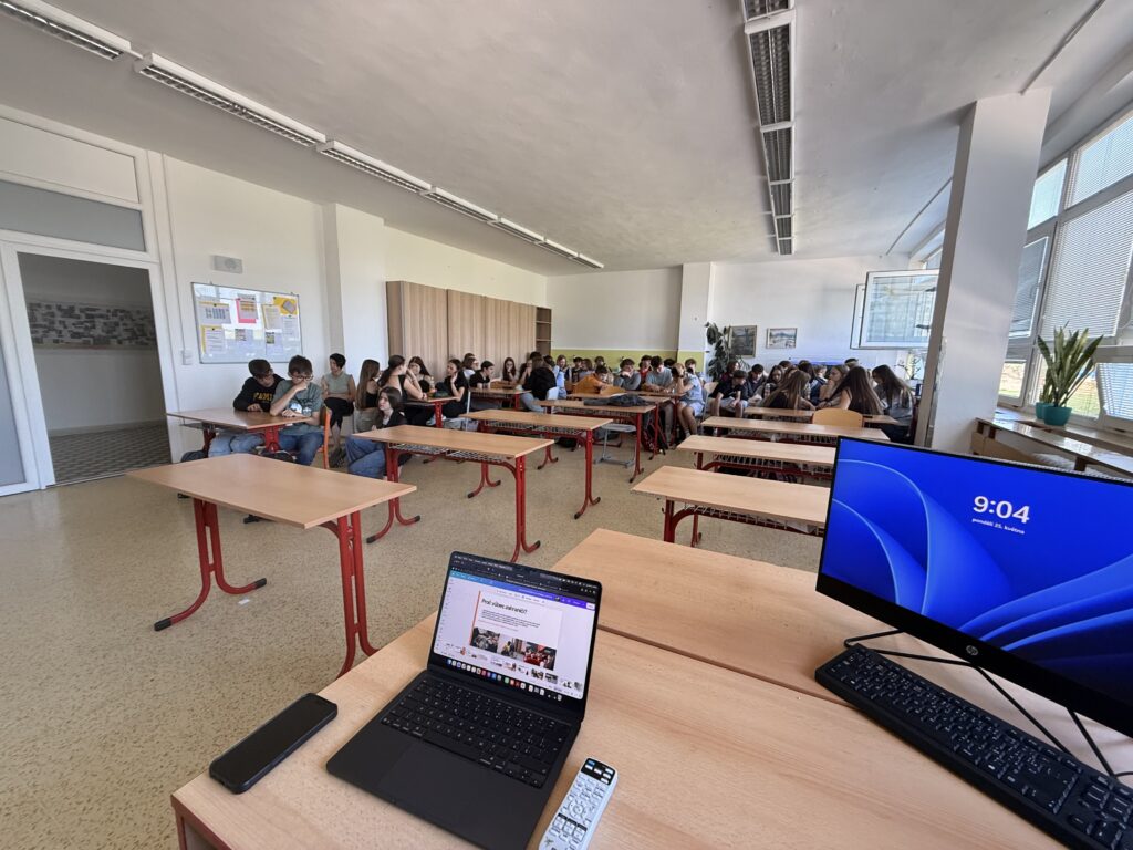 Studenti na besedě o možnostech Erasmus+